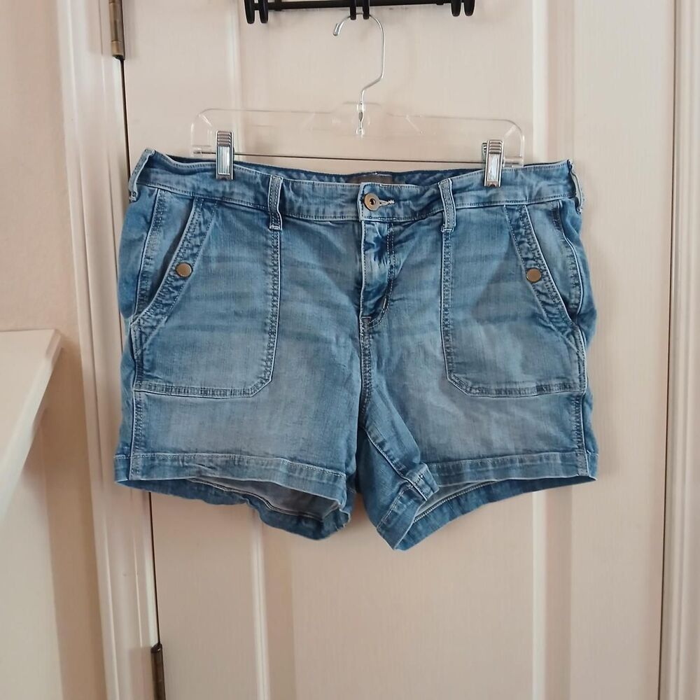 Torrid High-Rise Classic Fit Denim Stretch Shorts 18 Classic Minimalist Basic
